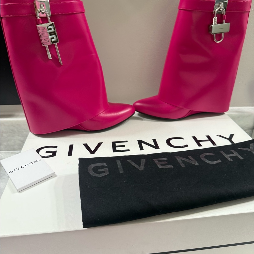 Givenchy Shark Lock Boots Pink Size 40
“PRICE FIRM — WORN ONCE”